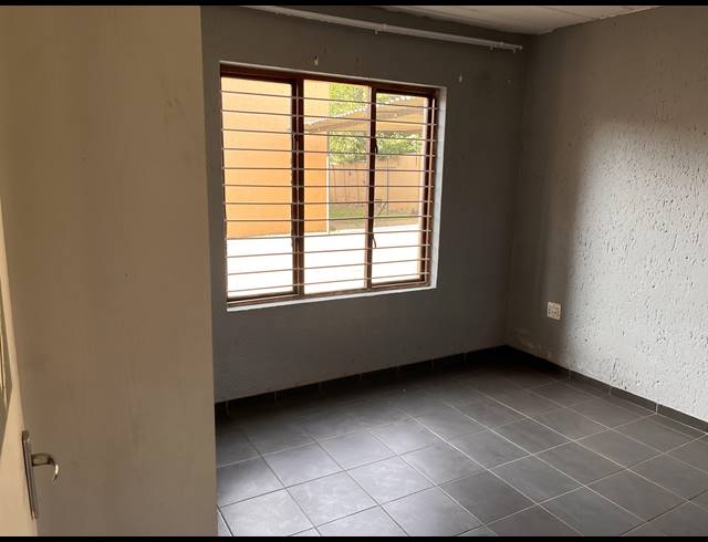 2 BEDROOM DUPLEX FOR SALE IN FLORIDA